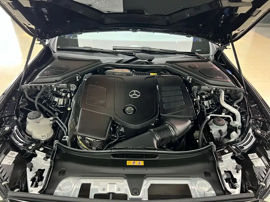 Mercedes-Benz E-Class — миниатюра 24