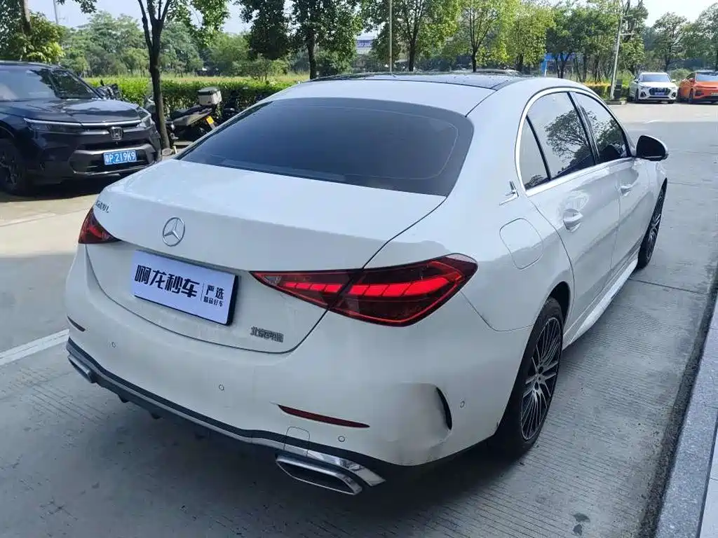 Mercedes-Benz C-Class — миниатюра 8