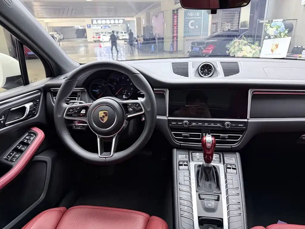 Porsche Macan — миниатюра 26
