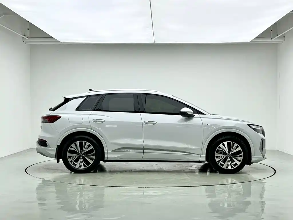 Audi Q4 e-tron — миниатюра 8