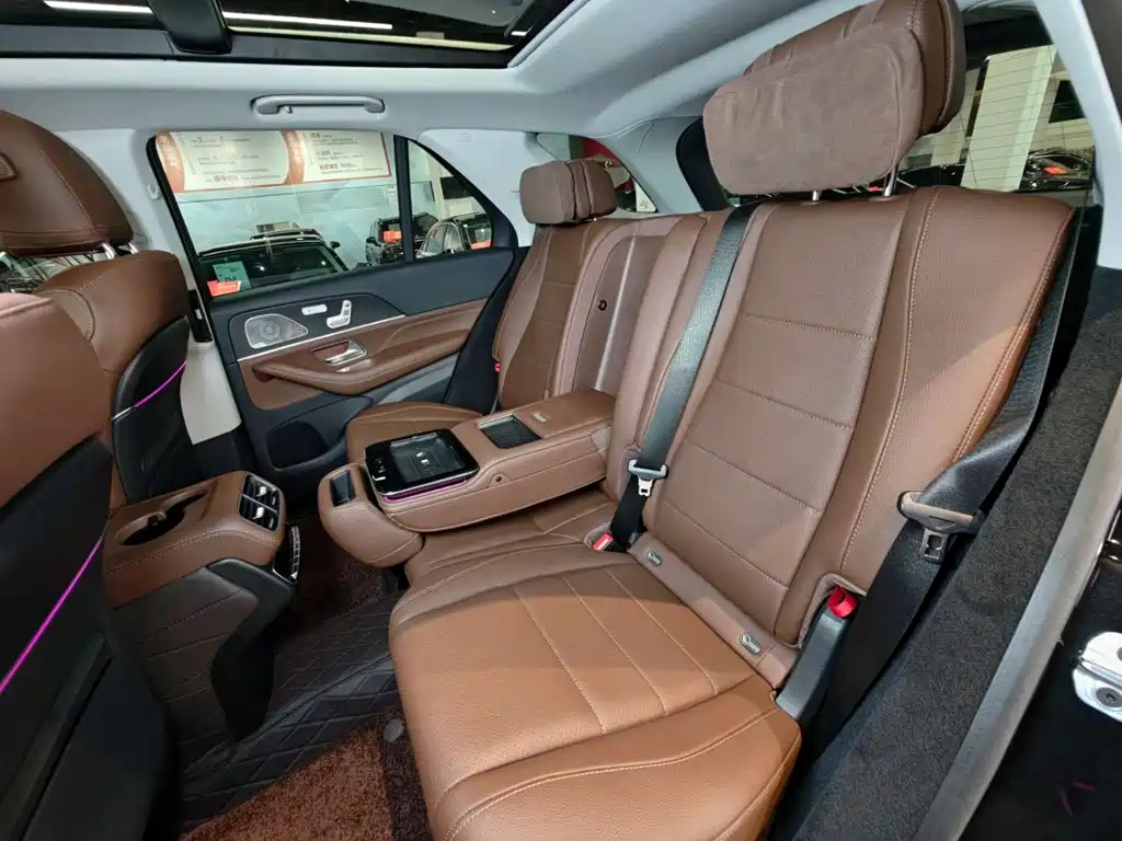 Mercedes-Benz GLE (Import) — миниатюра 41