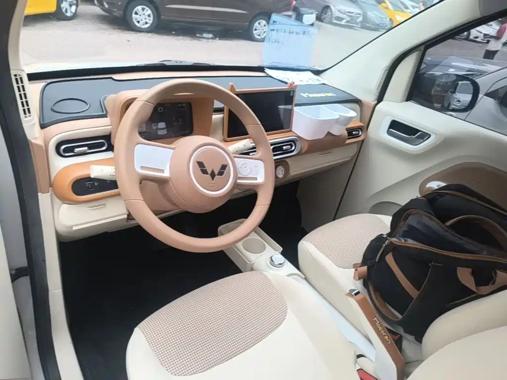 Wuling MINIEV — миниатюра 10