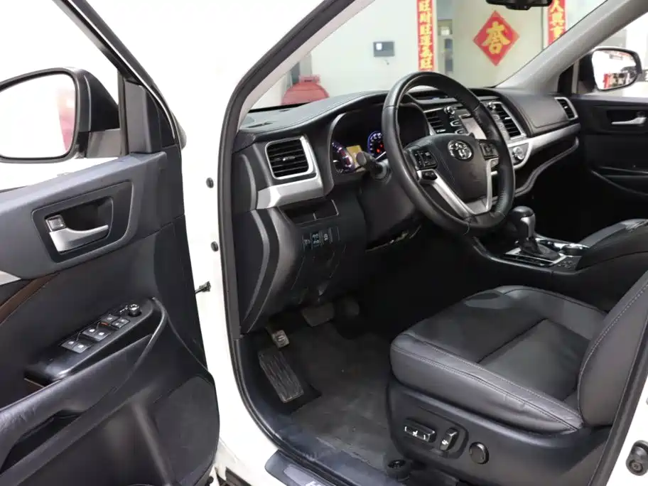Toyota Highlander — миниатюра 9