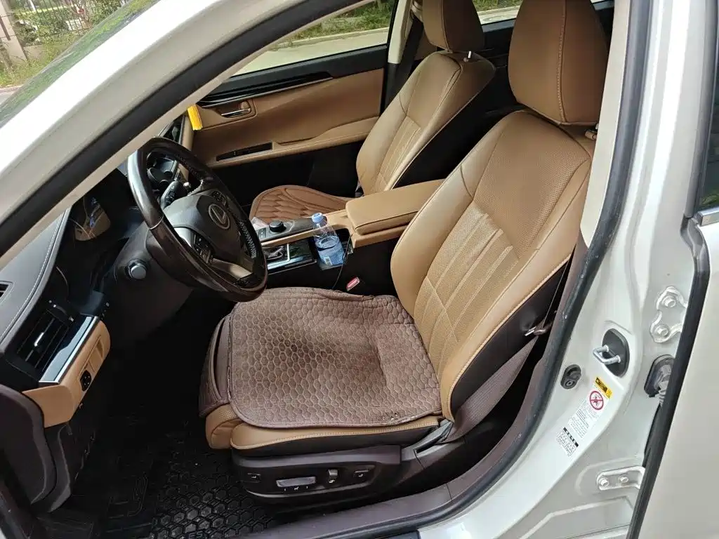 Lexus ES — миниатюра 8