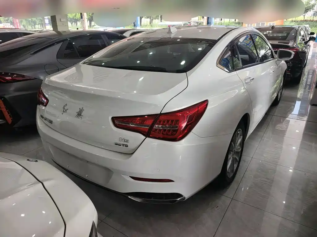 Hongqi Hongqi H5 — миниатюра 9