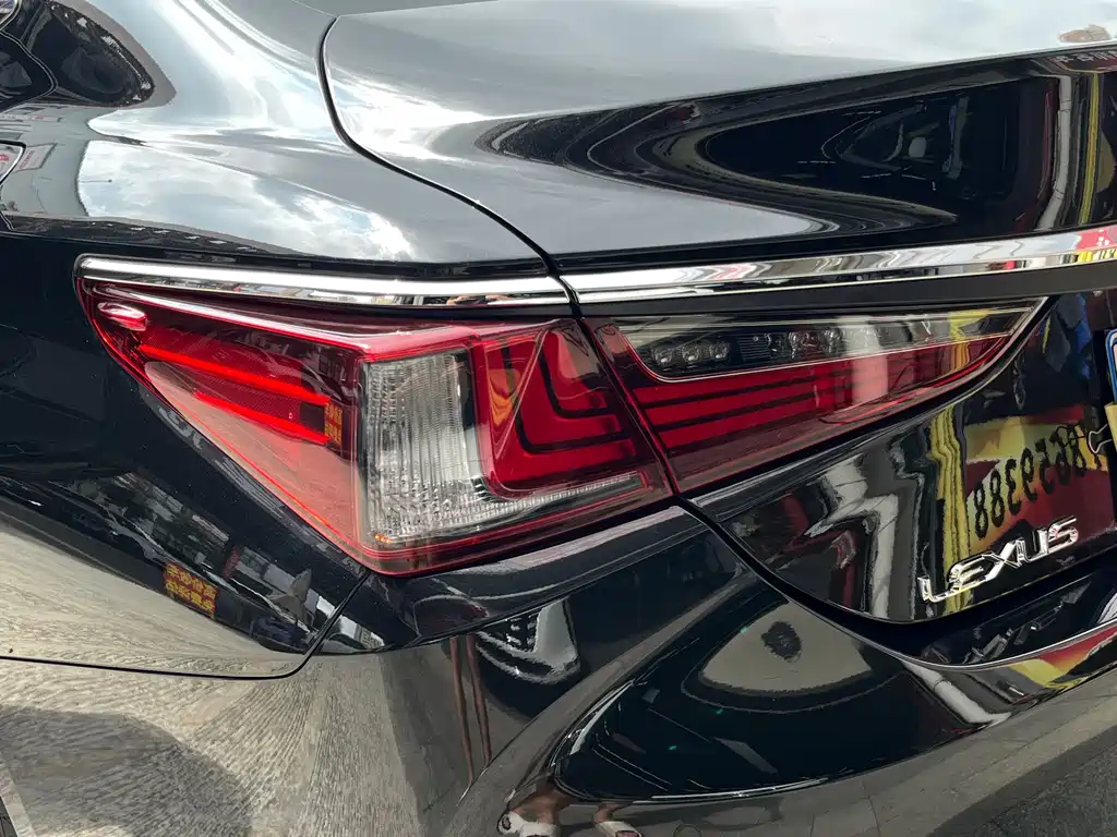 Lexus ES — миниатюра 22