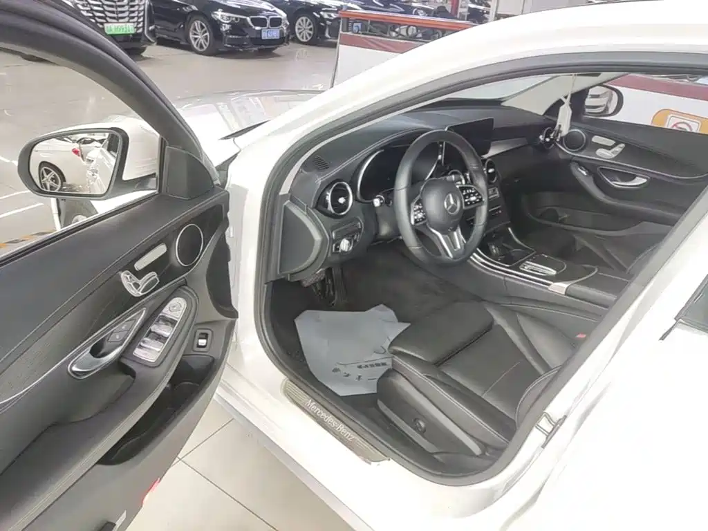Mercedes-Benz C-Class — миниатюра 16