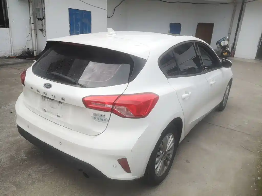 Ford Focus — миниатюра 7