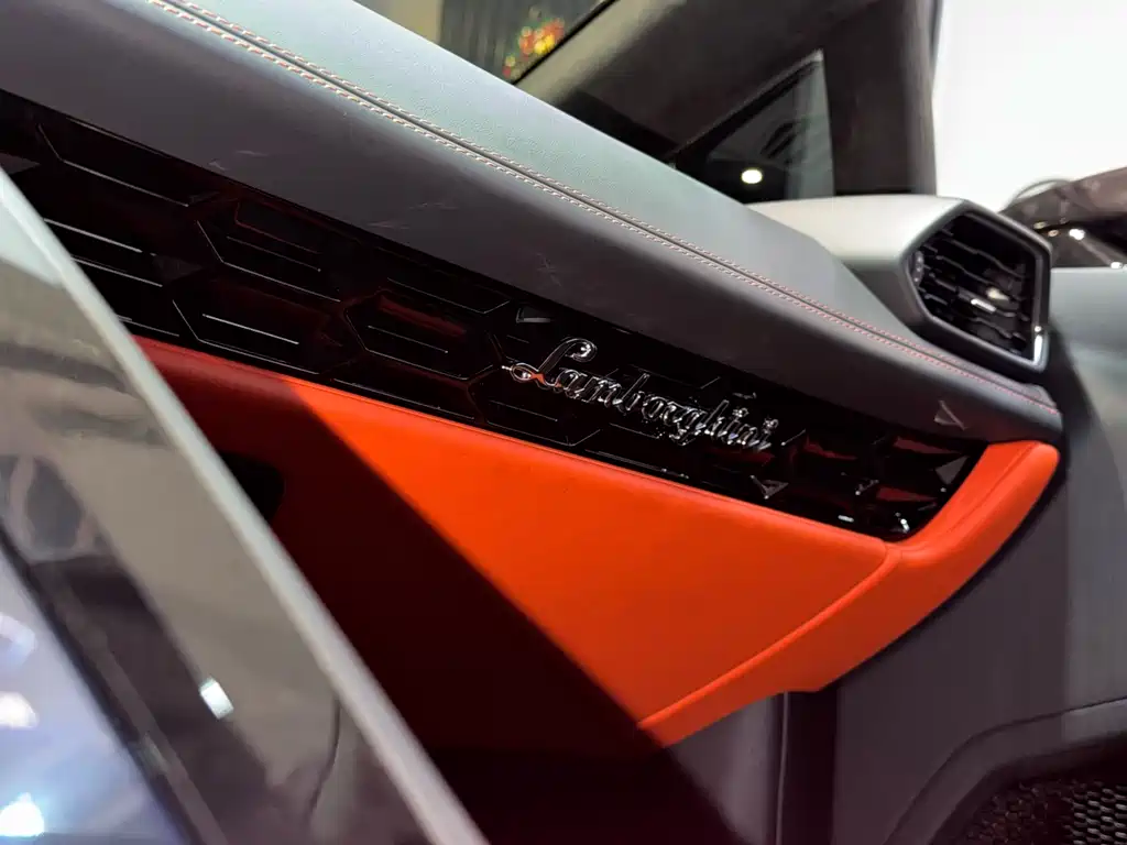 LAMBORGHINI HURACÁN