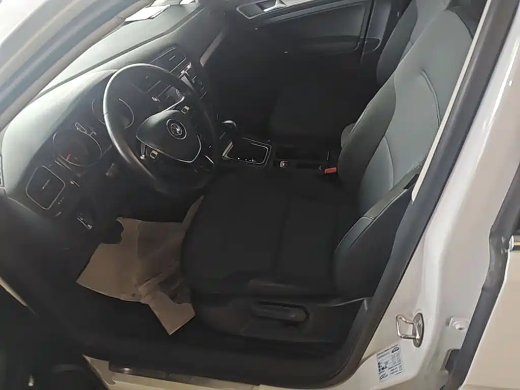 Volkswagen Golf — миниатюра 15