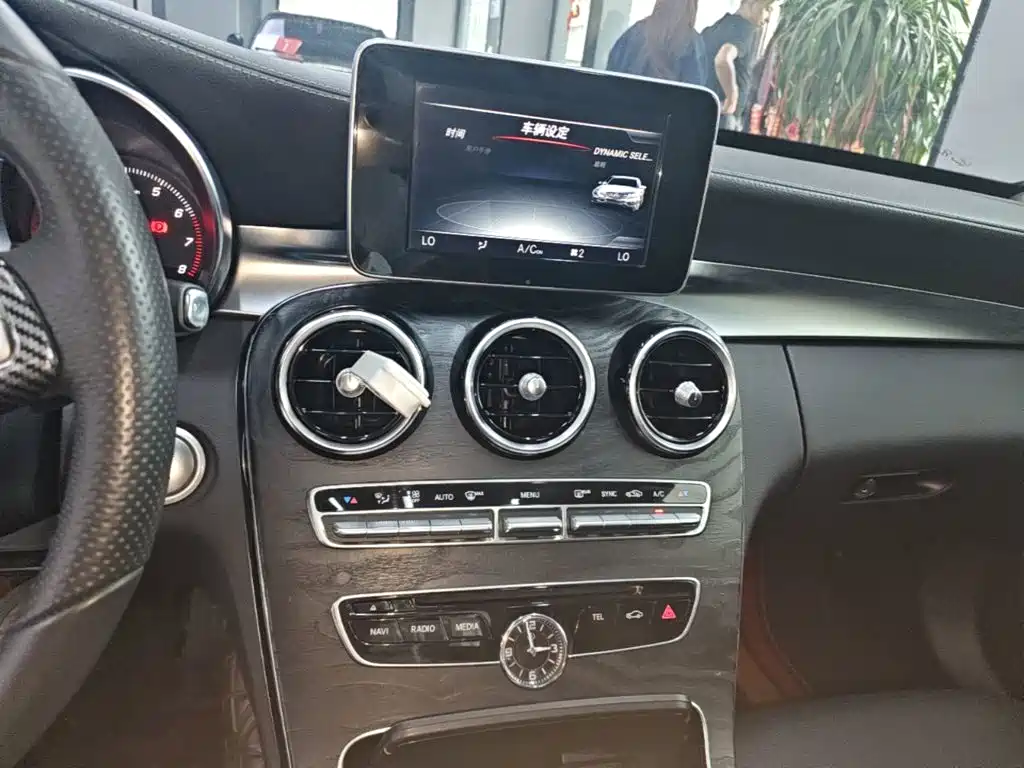 Mercedes-Benz C-Class — миниатюра 13
