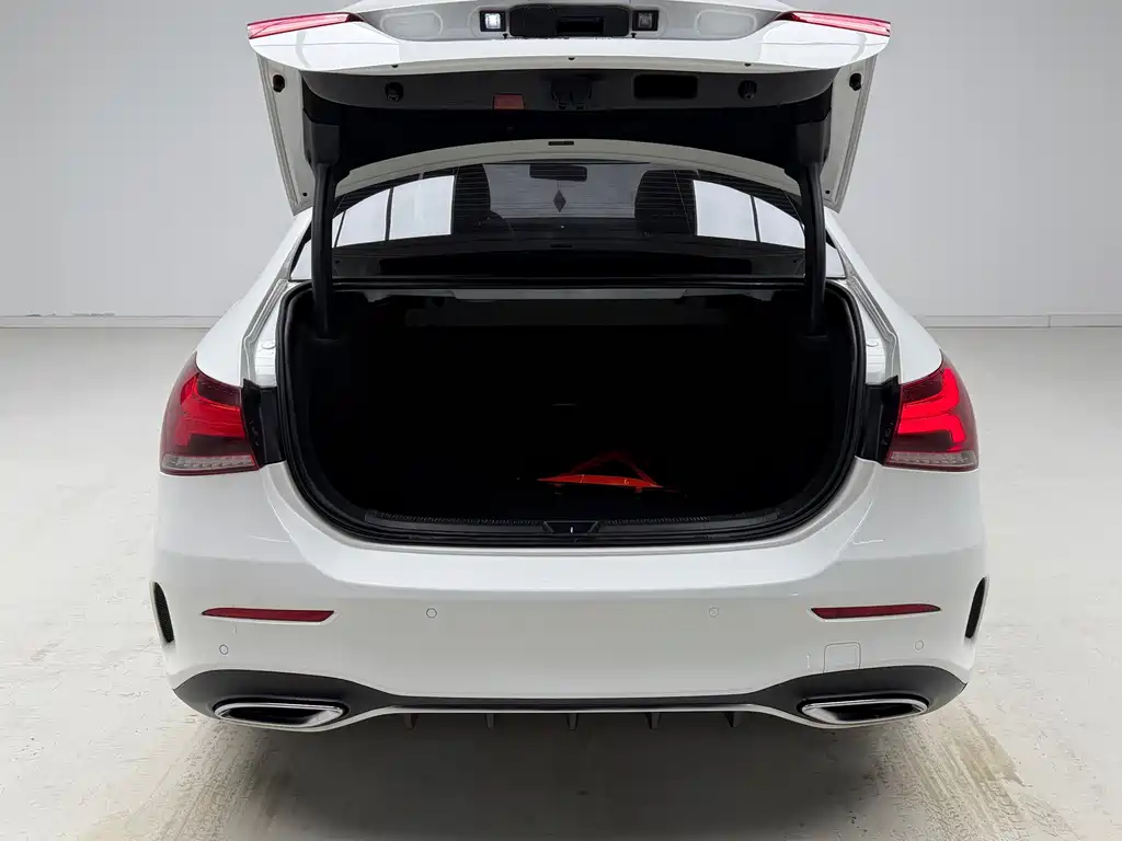 Mercedes-Benz A-Class — миниатюра 12