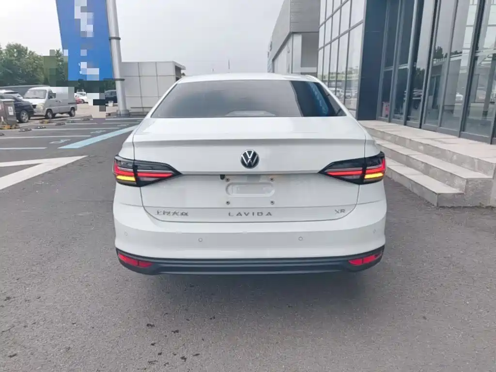 Volkswagen Lavida — миниатюра 6