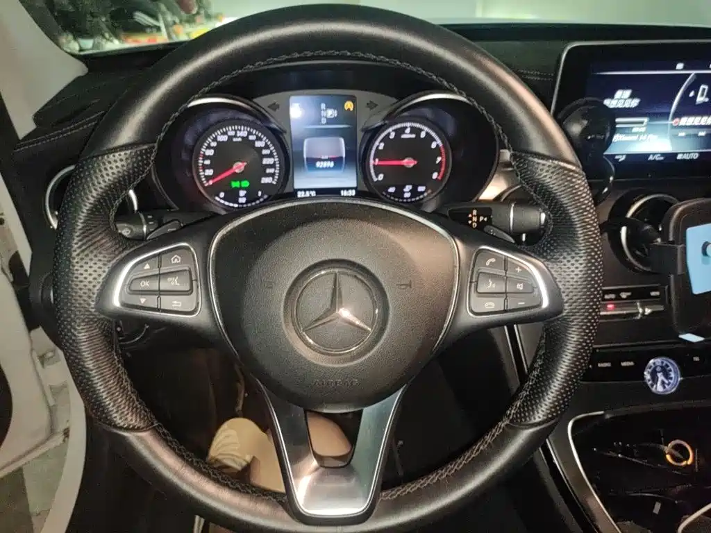 Mercedes-Benz C-Class — миниатюра 11