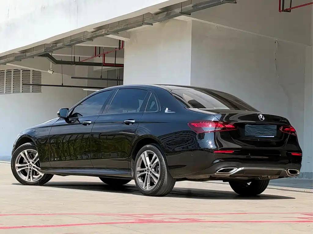 Mercedes-Benz E-Class — миниатюра 4