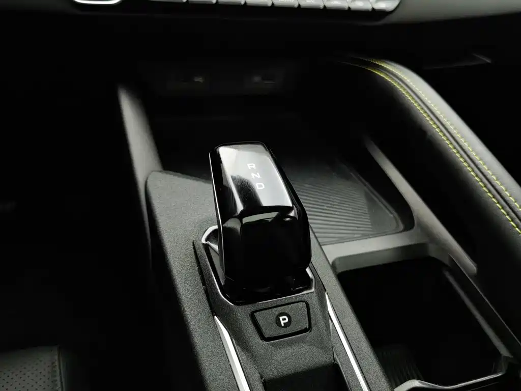 Geely Binyue — миниатюра 13