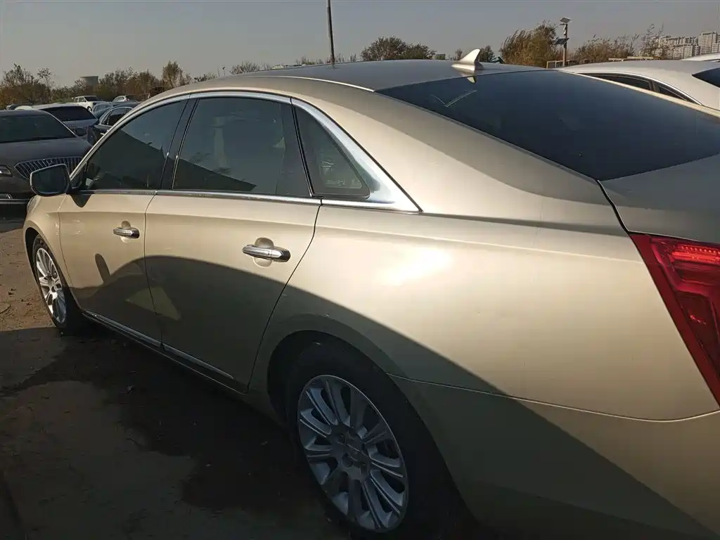 CADILLAC XTS