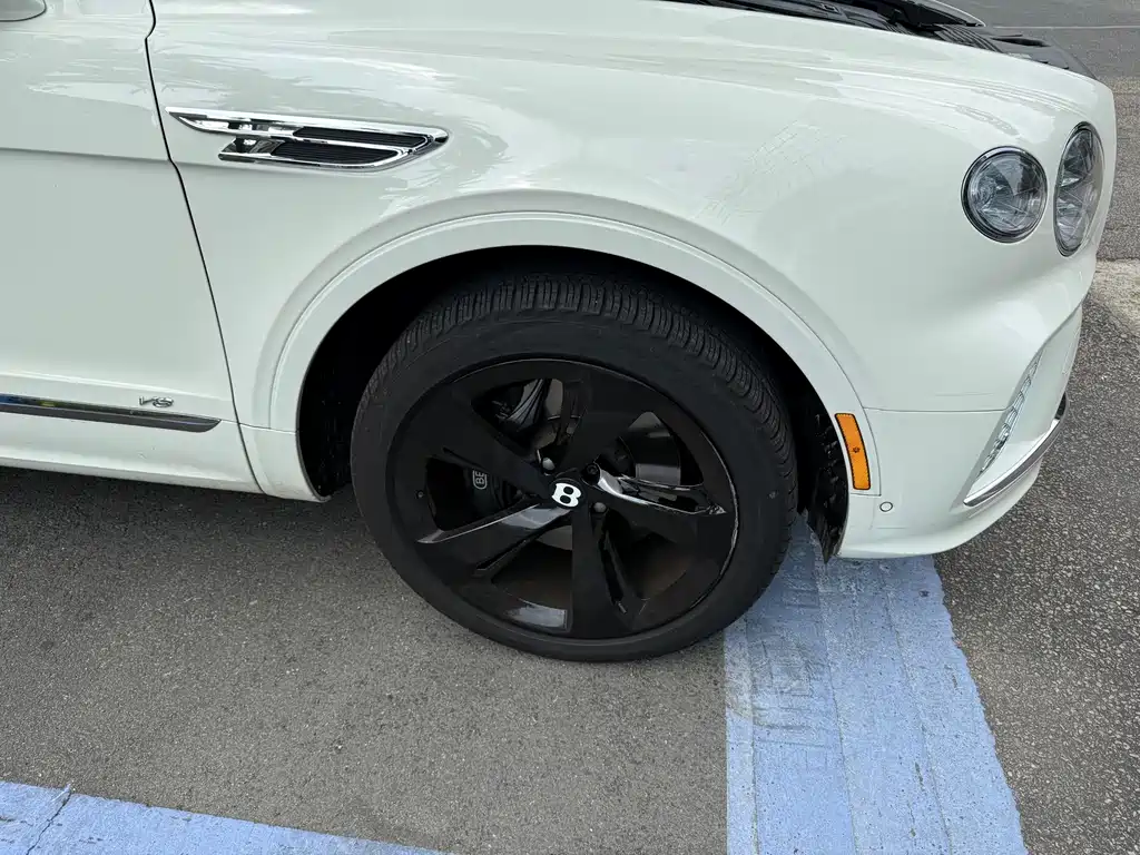 Bentley Bentayga — миниатюра 7