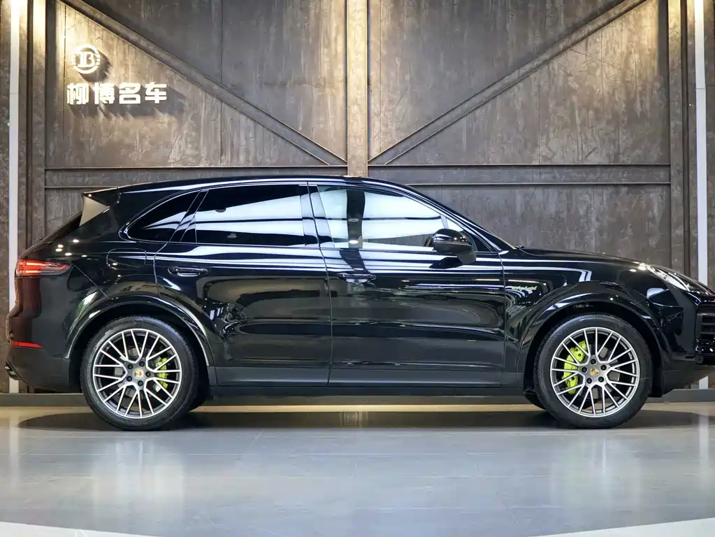 Porsche Cayenne Hybrid — миниатюра 20