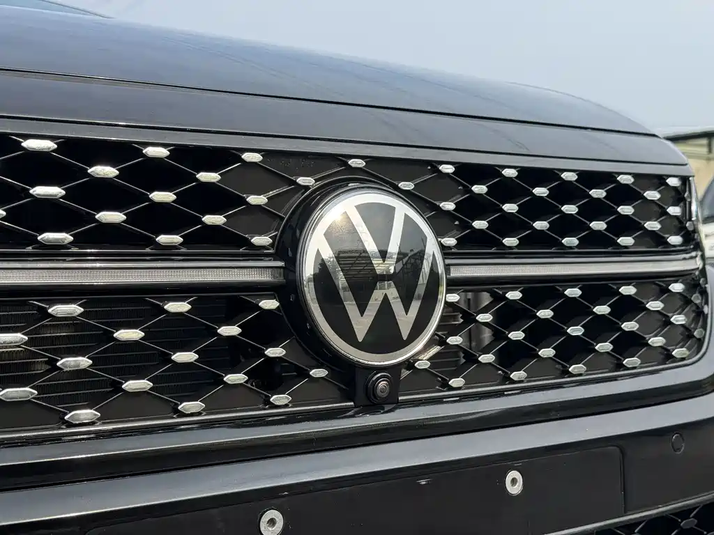 Volkswagen Passat 2023 330TSI Luxury