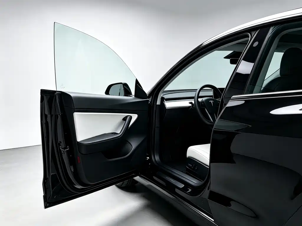 Tesla Model 3 — миниатюра 13