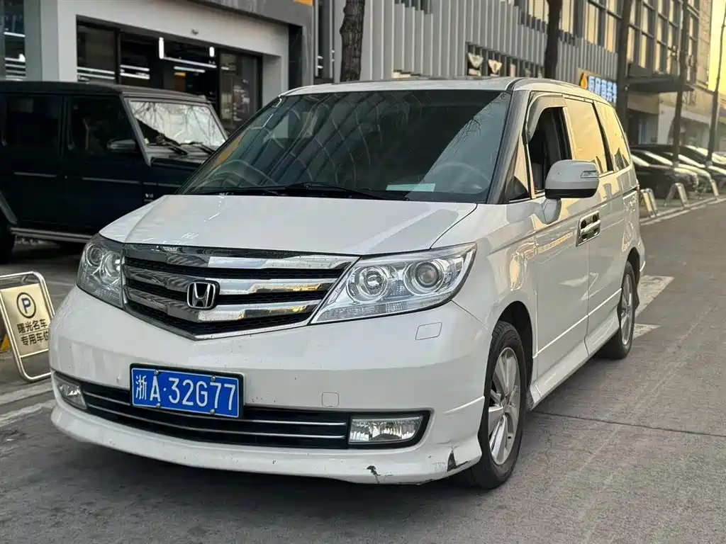 Honda Elysion 2015