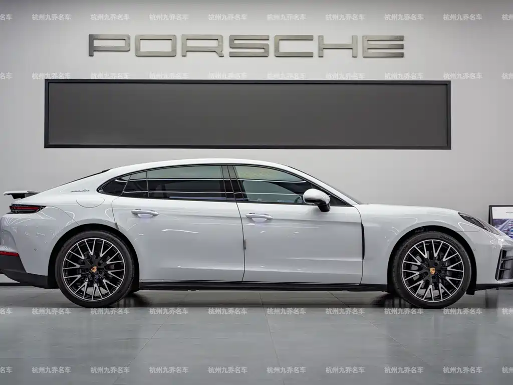 Porsche Panamera — миниатюра 4