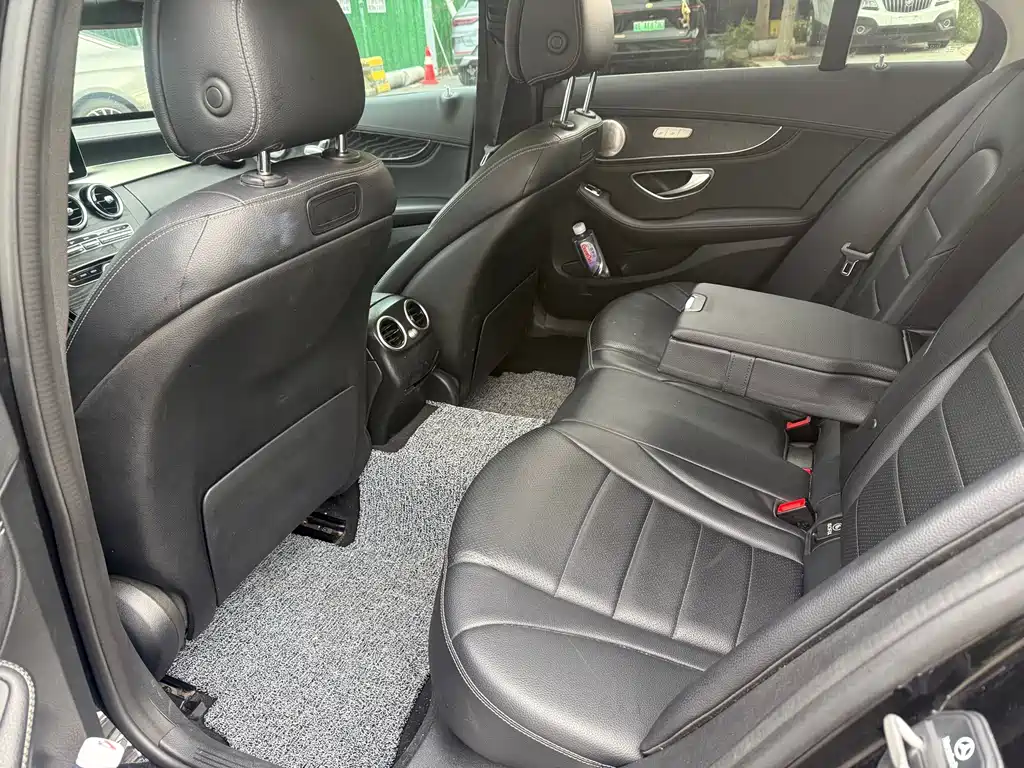 Mercedes-Benz C-Class — миниатюра 4