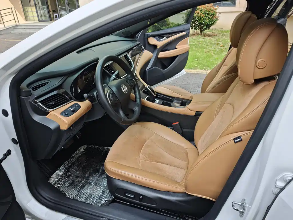 Buick LaCrosse — миниатюра 7