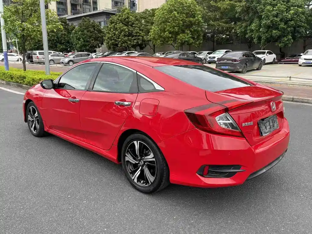 Honda Civic — миниатюра 8