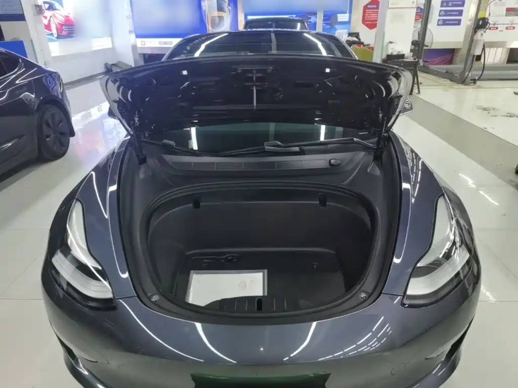 Tesla Model 3 — миниатюра 20