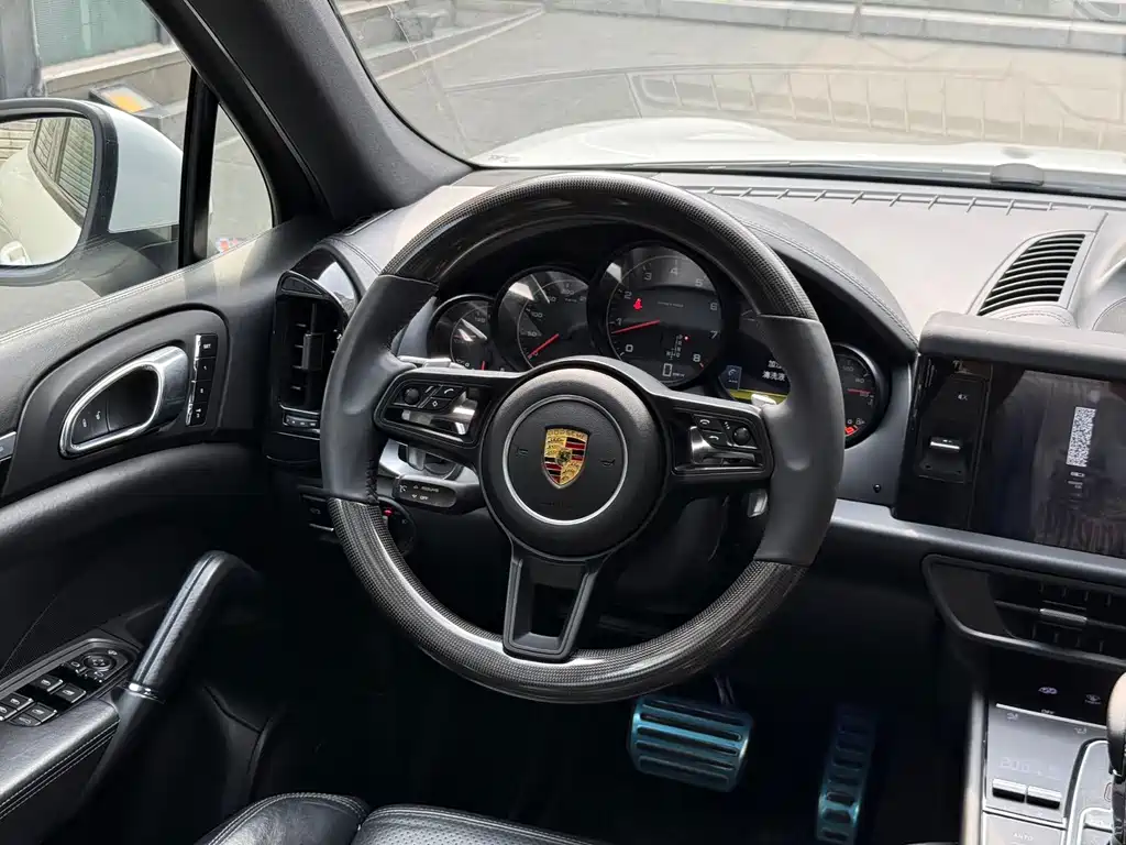Porsche Cayenne — миниатюра 13