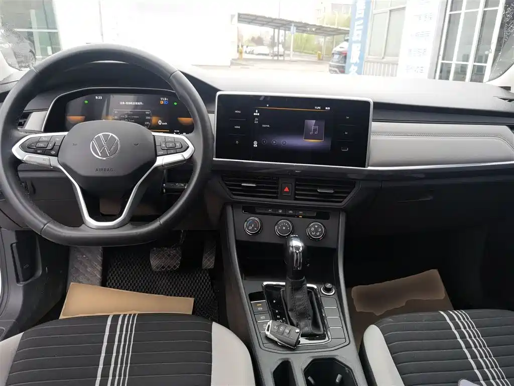 Volkswagen Bora 2024 200TSI DSG