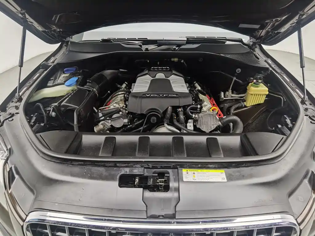 Audi Q7 — миниатюра 6