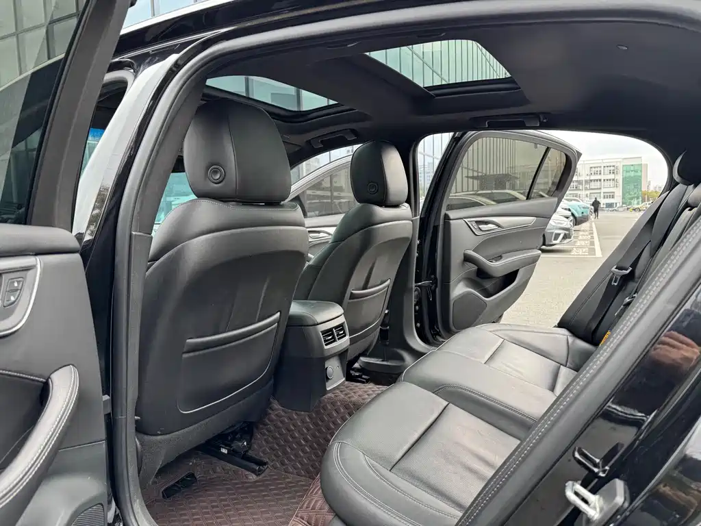 Cadillac CT5 — миниатюра 11