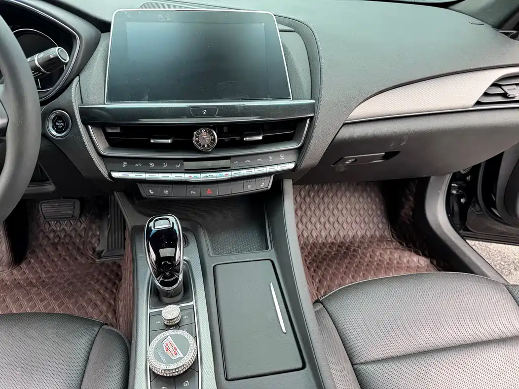 Cadillac CT5 — миниатюра 8