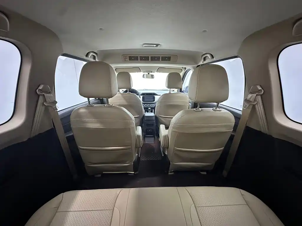 Wuling Hongguang — миниатюра 7