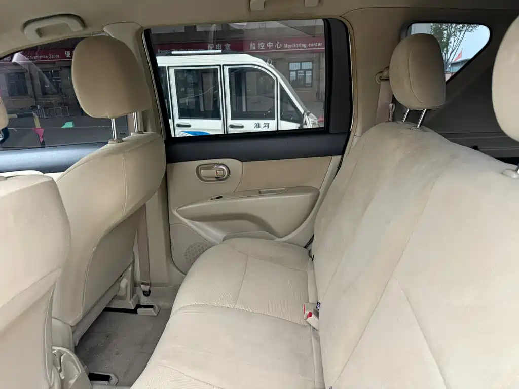 Nissan Livina — миниатюра 7