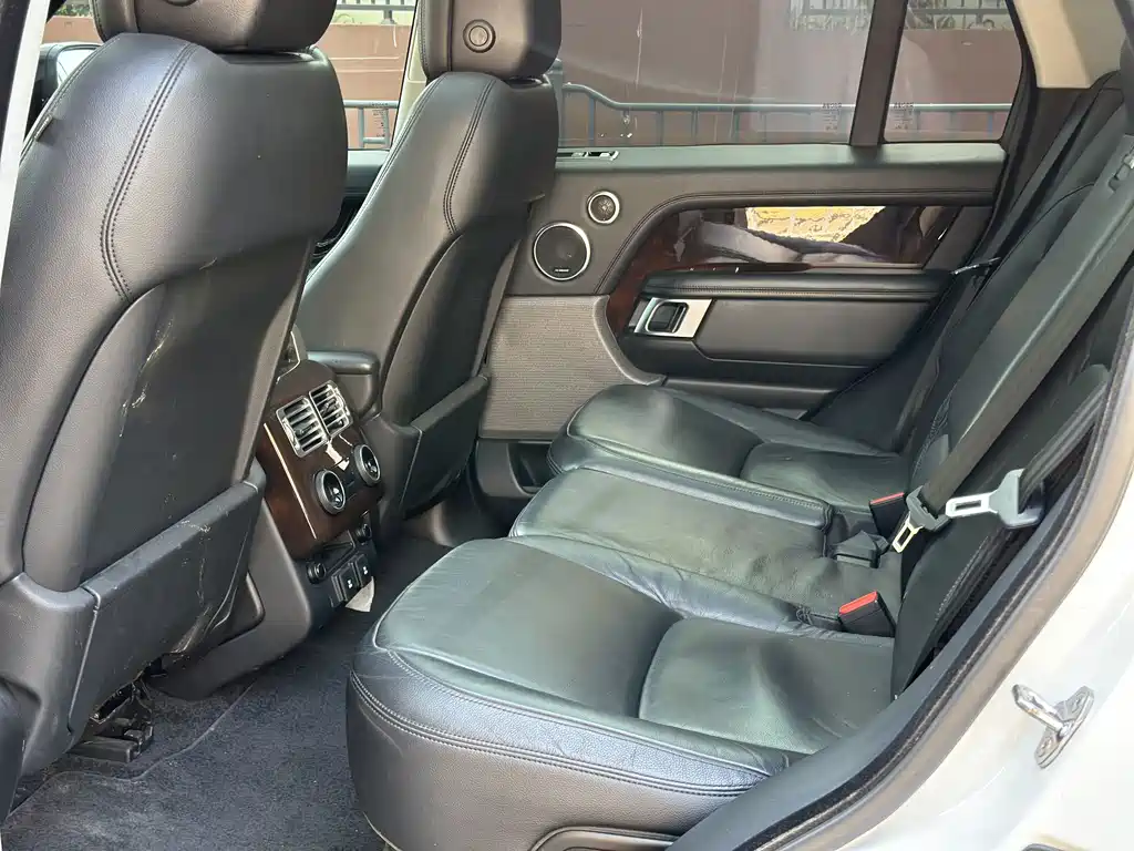 Land Rover Range Rover — миниатюра 5