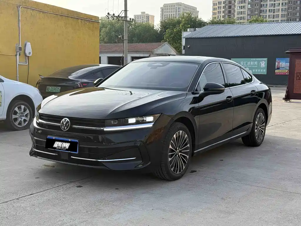 Volkswagen Magotan 2025