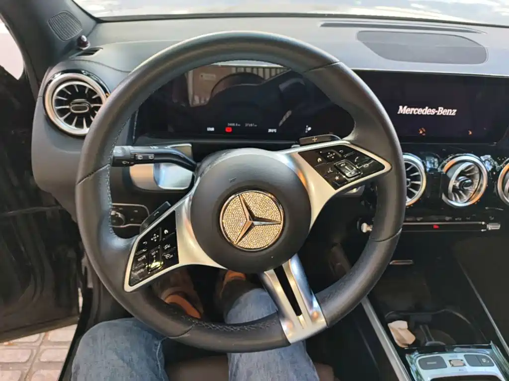 Mercedes-Benz GLB — миниатюра 11