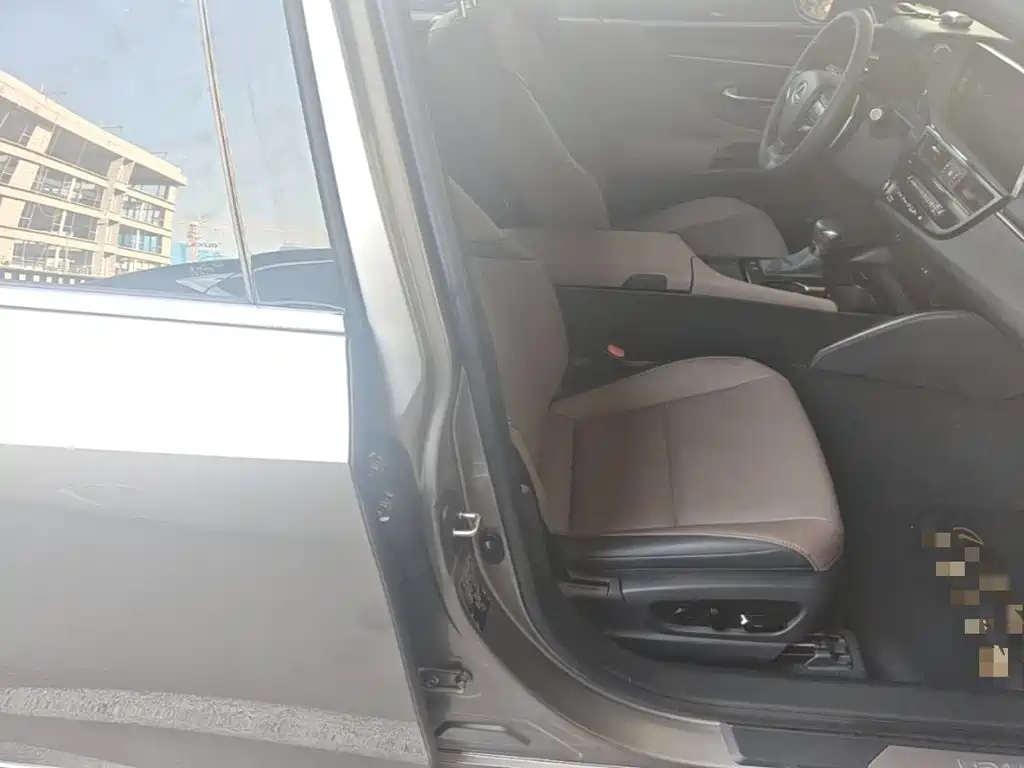 Lexus ES — миниатюра 25
