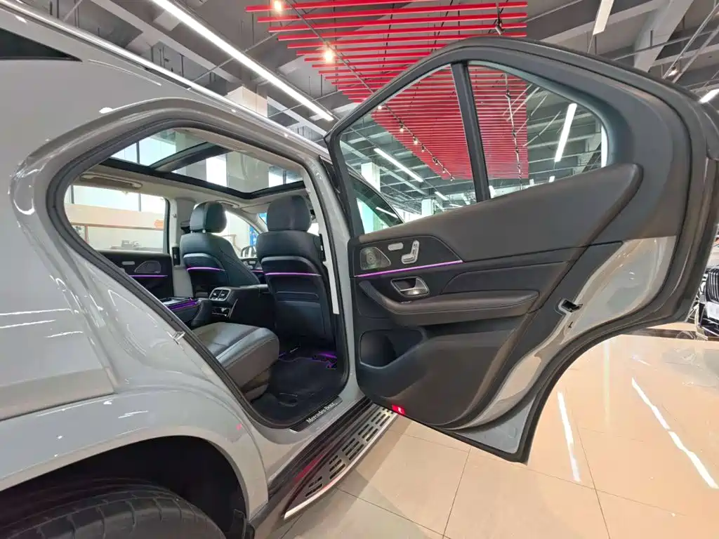 Mercedes-Benz GLE (Import) — миниатюра 40
