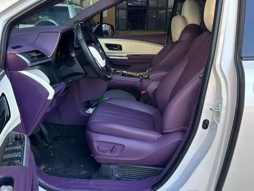 Toyota Sienna — миниатюра 2