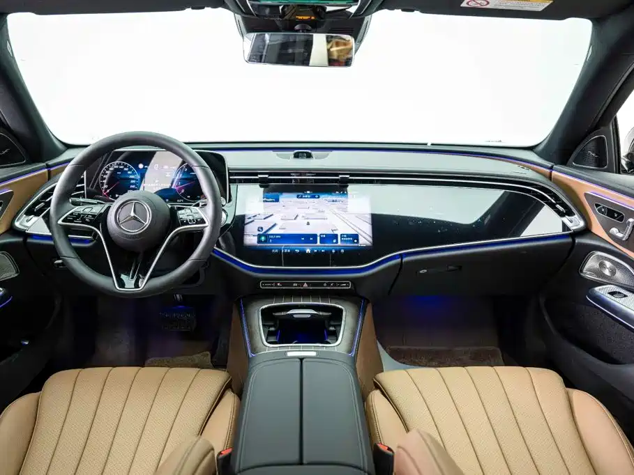 Mercedes-Benz E-Class — миниатюра 7