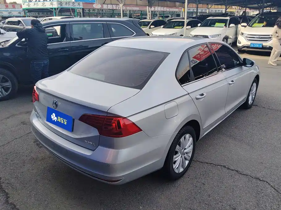 Volkswagen Bora — миниатюра 3