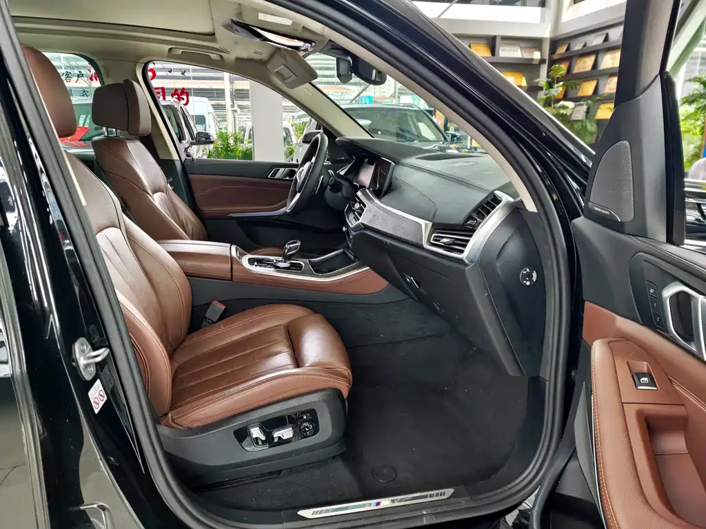 BMW X5 (Import) — миниатюра 10
