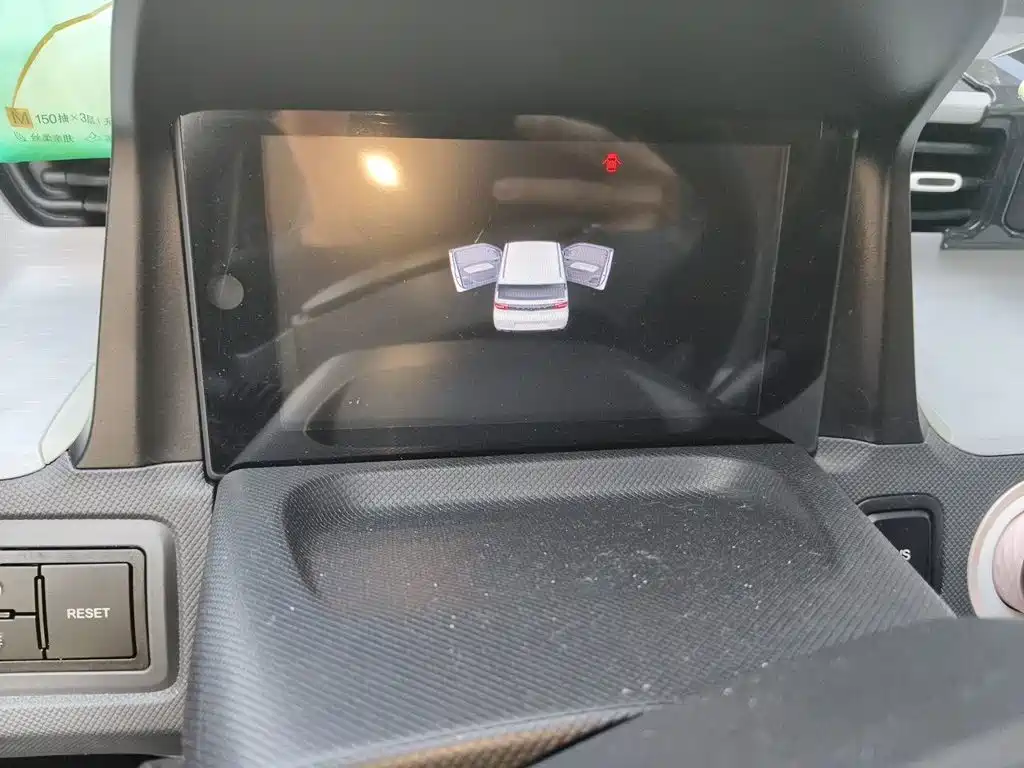Wuling MINIEV — миниатюра 7