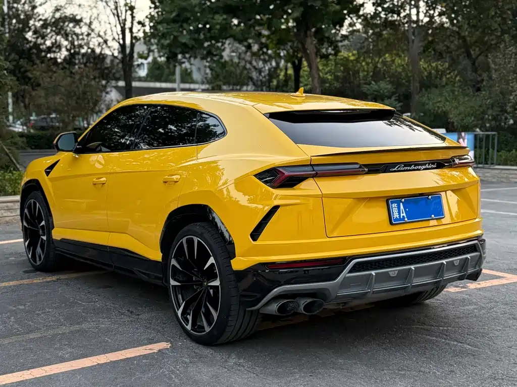 Lamborghini Urus — миниатюра 3