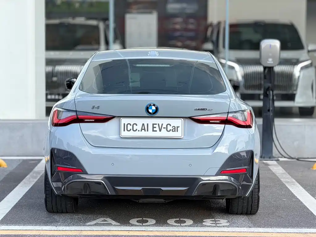 BMW i4 — миниатюра 10